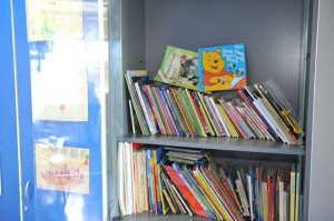 Театър Българска армия дари над 100 тома детски книги за