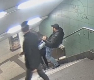 Светослав Стойков българинът който изрита млада жена по стълбите в