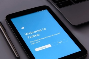 Потребители на  Twitter обявиха че са предприели съдебни стъпки срещу