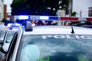 Полицейски патрулен автомобил катастрофира в Казанлък Полицаите пътували по сигнал