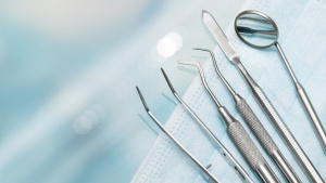 Лекари в западната индийска държава Гуджарат успешно извадиха седем зъба на