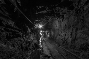 Трима миньори бяха ранени в експлозия в мина Уричан рано