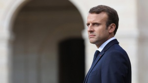 Доверието във френския президент Еманюел Макрон е намаляло с 19