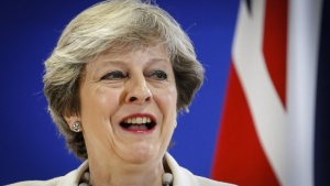 Британският премиер Тереза Мей въвежда нов етичен кодекс за всички