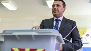 Македонският премиер Зоран Заев е приел промяна на името на