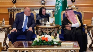 Преводачката която придружава премиера Бойко Борисов в Саудитска Арабия Мая
