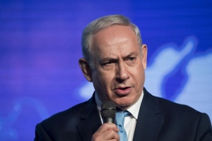 Израелският премиер Бенямин Нетаняху, който снощи замина на двудневно посещение в Париж и Брюксел, остро