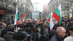 Граждани организирани от БСП протестираха пред сградата на КЕВР срещу