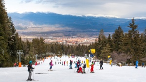 Ден преди официалното откриване на сезона в най големия ски курорт