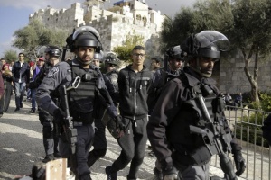 Израелски войнци за застреляли най малко четирима палестиници и са ранили