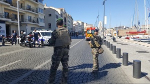 Франция ще разположи по улиците близо 100 000 полицаи и