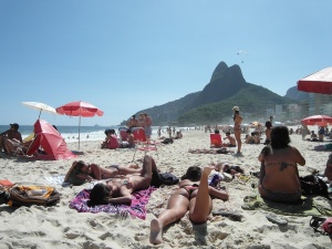 На легендарния плаж Копакабана в Рио де Жанейро се очакват