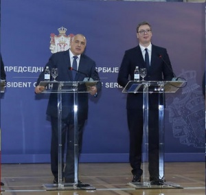 Премиерът Бойко Борисов и сръбският президент Александър Вучич се поздравиха