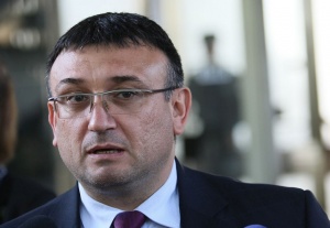 Главният секретар на МВР Младен Маринов коментира пред БТВ  че самоубилият се Росен