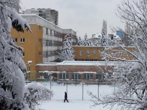 Все повече школа в България излизат в грипна ваканция Поради