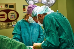 Уникална операция в столичната болница Света Екатерина“. Екипът на професор