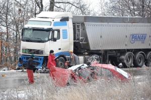 Тежка катастрофа затвори главен път Е 79 между Благоевград и