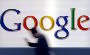 Търсачката за изображения в интернет Гугъл“ ограничи способността на потребителите