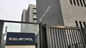 Белгийката Катрин Бол поема юздите на европейската полицейска агенция Европол,