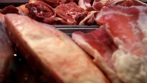 Разфасовано телешко месо без документи за произход и транспортиране е