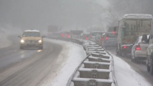 Заради навявания и снегопочистване през последните часове Пътната агенция временно