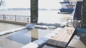 Нивото на река Дунав в Източна Румъния продължава да се