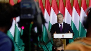 Управляващата партия на премиера Виктор Орбан убедително печели изборите в