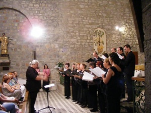Част от концерта на Софийския свещенически хор с диригент отец
