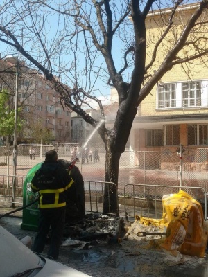 Пожар избухна в района на ул Ангел Кънчев близо до