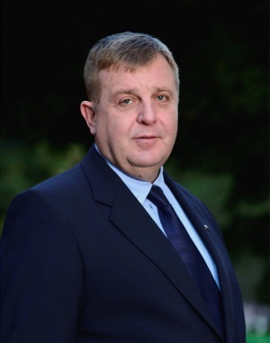 Вицепремиерът и министър на отбраната Красимир Каракачанов вкарва в парламента
