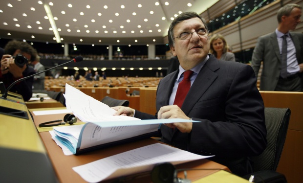 ЕК иска спиране на еврофондовете за страни с прекомерен дефицит