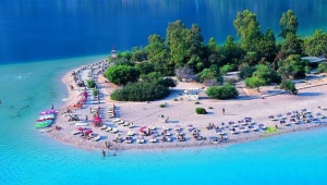Двама британци са открити мъртви в турския средиземноморски курорт Фетхийе