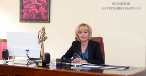 Омбудсманът Мая Манолова ще подкрепи и трите закона, които искат