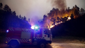 От седмица пожарникарите в Португалия се опитват да овладеят пожарите