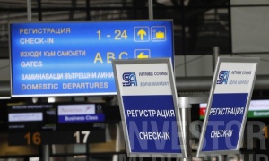 Нискотарифният авиопревозвач Райънеър закотви на летището в София десетки пътници