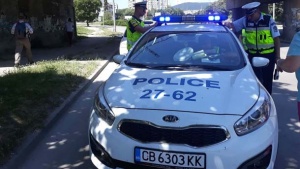 Полицията откри нередности при проверки на автошколи в столицата   Служители