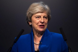 Британският премиер Тереза Мей призна, че се дразни от дебатите