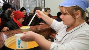 Кухня за бедни към благоевградския храм Св Николай Летни помага