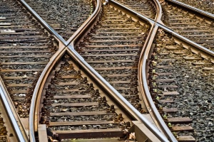 Българските държавни железници няма да закриват нерентабилни линии обявиха от