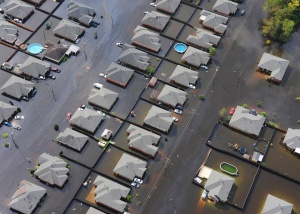 Рекордни наводнения предизвикани от проливни дъждове причиниха истински хаос в