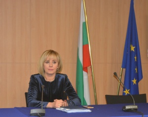 Мая Манолова ще се срещне с български граждани от чужбина