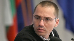 Евродепутатът Ангел Джамбазки се обяви против опрощаването на дълговете на