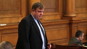 Твърденията, че вицепремиерът и лидер на ВМРО Красимир Каракачанов притежава