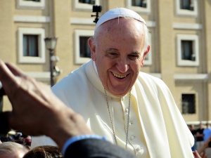 Папа Франциск пристигна в Раковски където 250 деца ще получат първо