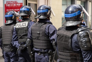 Френската полиция задържа жена във връзка с разследването на бомбеното