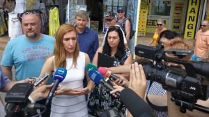 Министърът на туризма Николина Ангелкова се включи в проверка на
