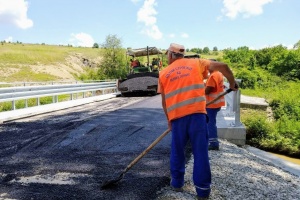 Завърши основният ремонт на моста над р Елишин който е