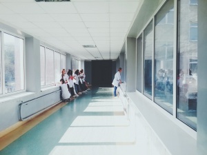 Предупредителна стачка започнаха от тази сутрин медицински сестри в Сливен  предаде