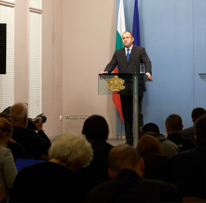 Президентът Румен Радев констатира че в държавата е налице кризисна