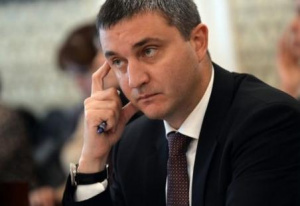 Финансовият министър Владислав Горанов коментира че не вижда причина да бъде поискана